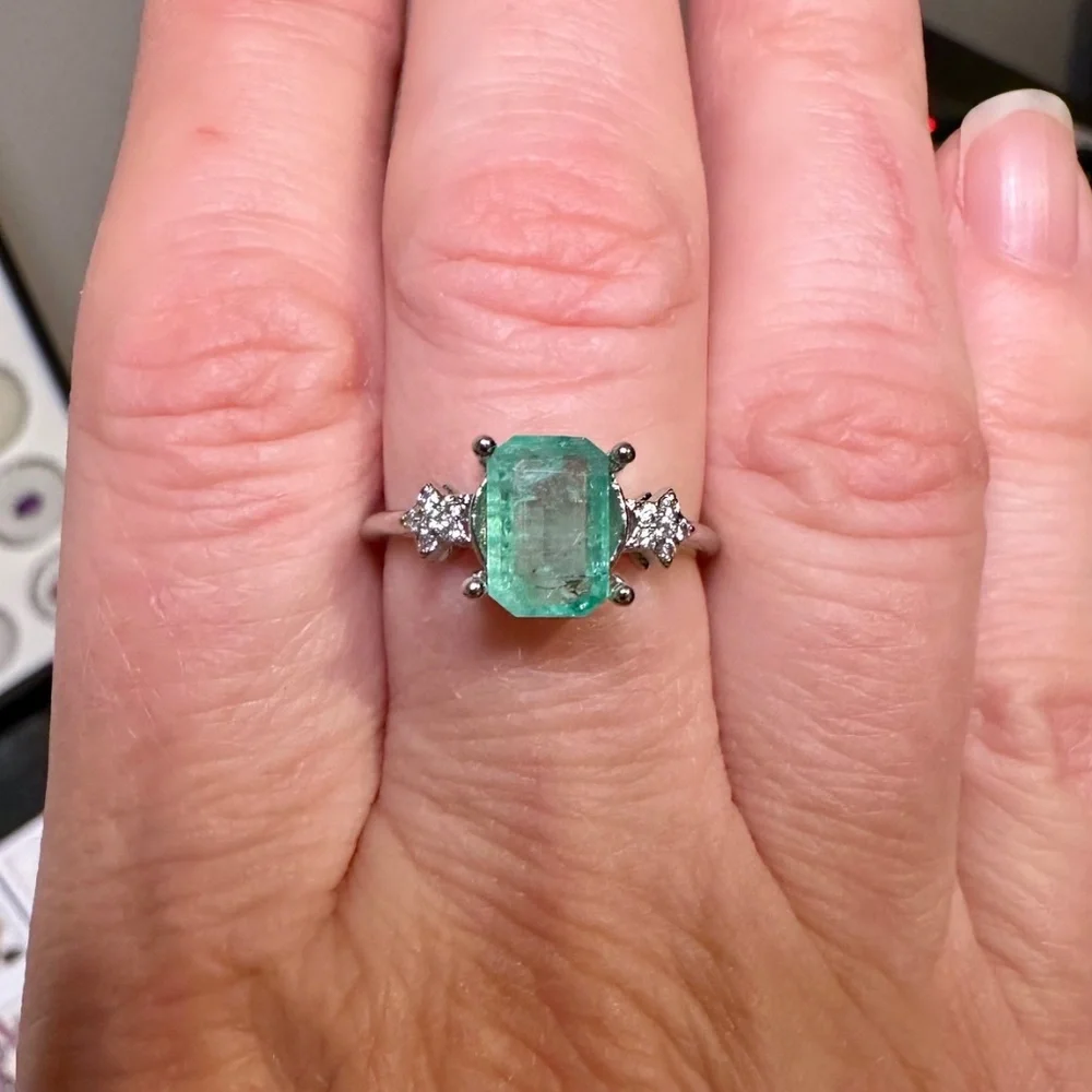 💚 1.43 CT Natural EMERALD Vivid Green Zambia Origin Investment Gemstone - Picture 3 of 3